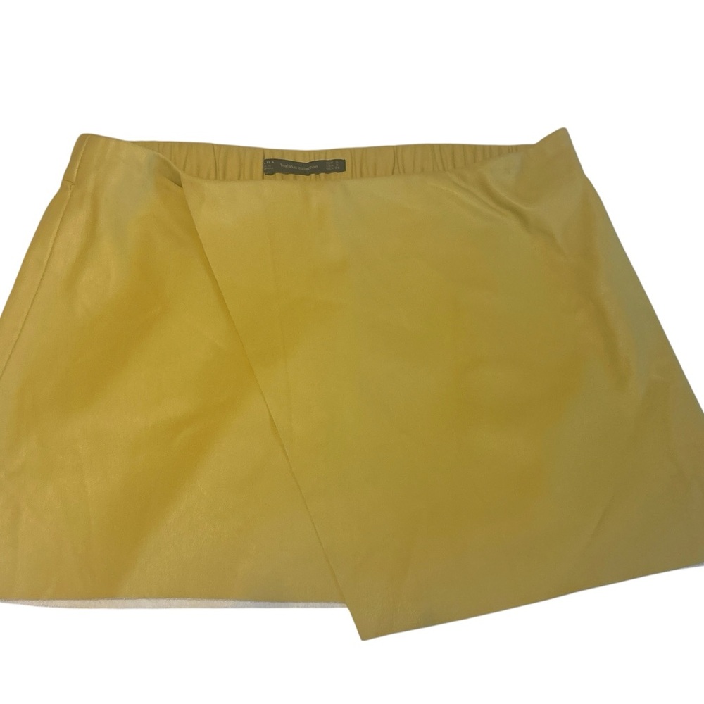 The Zara Trafaluc faux leather mini skirt in size Small - Picture 7 of 7